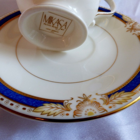 Mikasa Grimaldi Porcelain gold & cobalt blue Footed Tea Cup & Saucer set - Picture 4 of 8